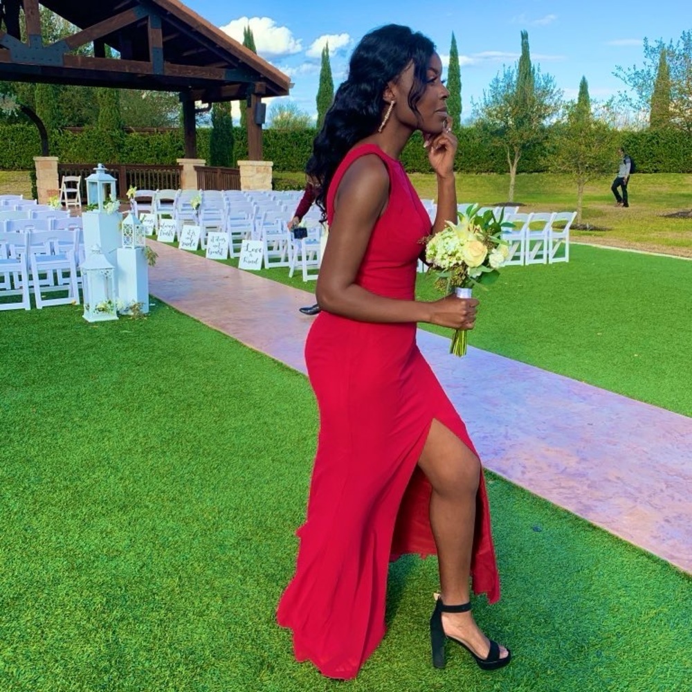 Elegant Red Sleeveless Dress